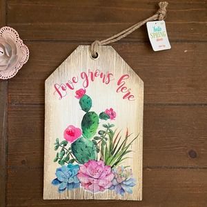 “Love grows here” succulent door tag decor NWT